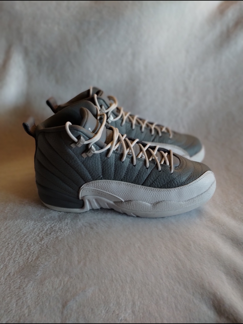 Jordan 12 Retro Stealth Gray White Women's 8.5 Youth 7Y 153265-015
